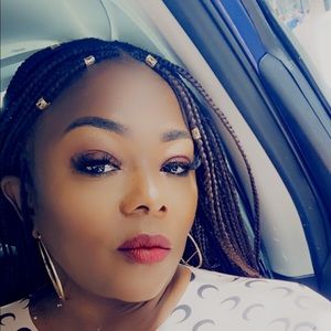 Meet your Posher, Carla